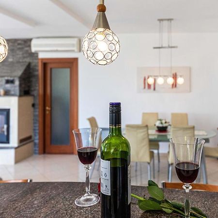 Luksuzna Villa Sa Privatnim Unutarnjim Bazenom Villa Garden Podstrana Luaran gambar