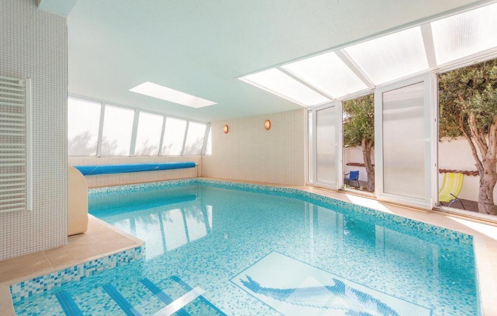 Luksuzna Villa Sa Privatnim Unutarnjim Bazenom Villa Garden Podstrana Luaran gambar