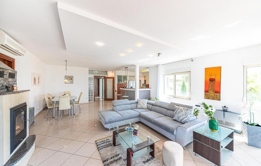 Luksuzna Villa Sa Privatnim Unutarnjim Bazenom Villa Garden Podstrana Luaran gambar